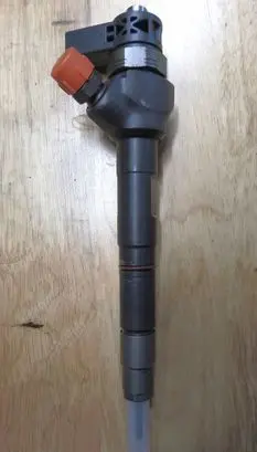 Volkswagen Crafter Fuel injector 0445110647