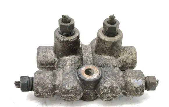 Chevrolet Tacuma Brake power pressure regulator 