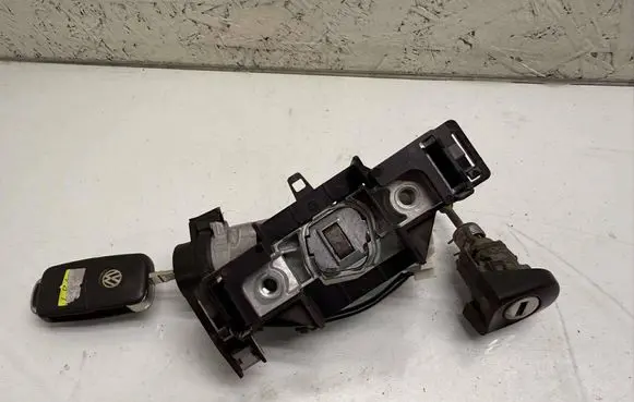 Volkswagen Caddy Ignition lock 1K0905851