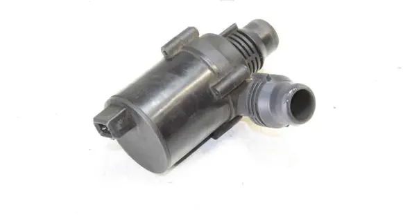 Land Rover Range Rover L322 Water pump 6904541
