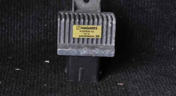Renault Megane III Glow plug pre-heat relay 8200859243