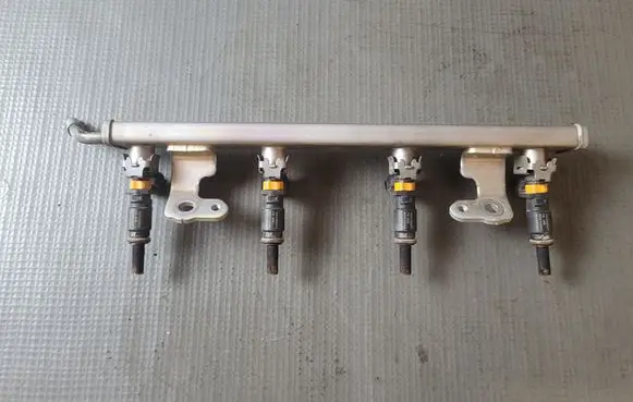 Dacia Duster II LP gas injectors set 175200117R 166008992R