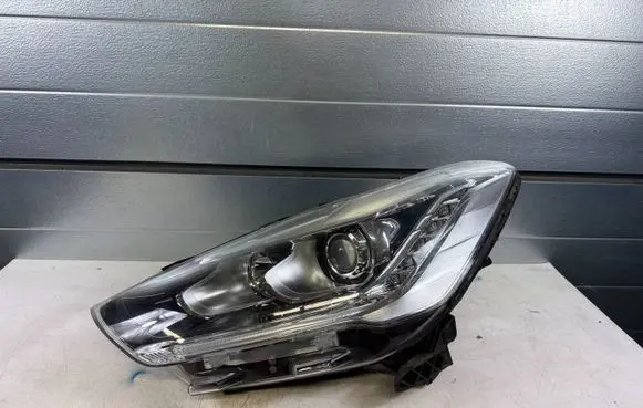 Citroen DS5 Headlight/headlamp 9806093680