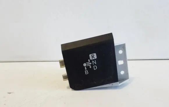 Lexus CT 200H Gear shift selector indicator 