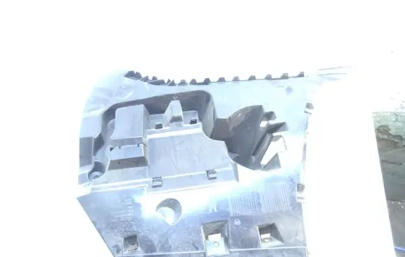 BMW 5 F10 F11 Bumper support mounting bracket corner 7331608