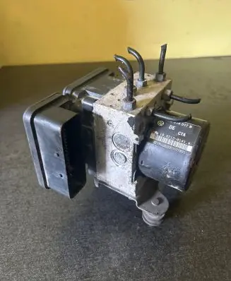 Volkswagen Transporter - Caravelle T5 ABS Pump 7H0614517B