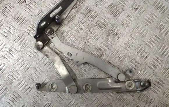 Audi A6 S6 C6 4F Tailgate/trunk/boot hinge 4F5827302