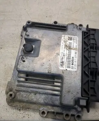 Ford Fiesta Engine control unit/module AV2112A650HG 0281017828