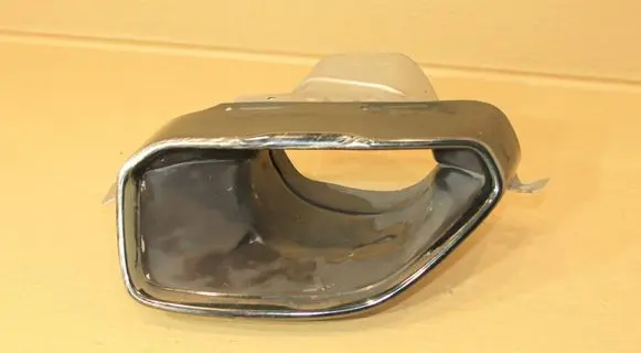 Rear bumper trim bar molding