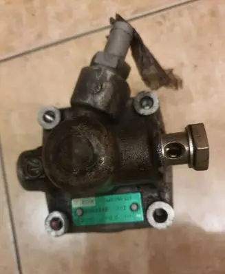 Audi 100 S4 C4 Oil pump 7681955220 5966840 050145155C