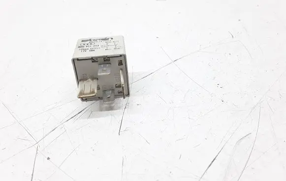 Audi A6 S6 C5 4B Other relay 8D0951253