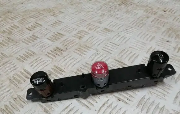 Fiat 500X Hazard light switch 07356109130 30281077