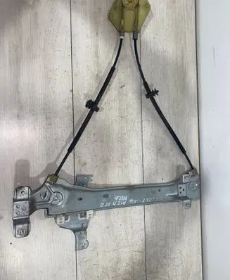 Renault Megane II Rear window lifting mechanism without motor 827210003R