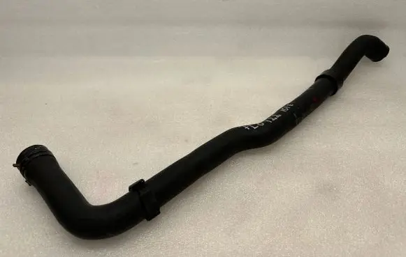 Volkswagen Touareg I Coolant pipe/hose 7L0122101E