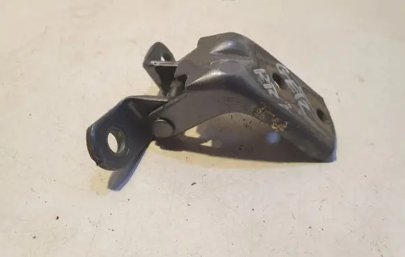 Hyundai Getz Front door upper hinge