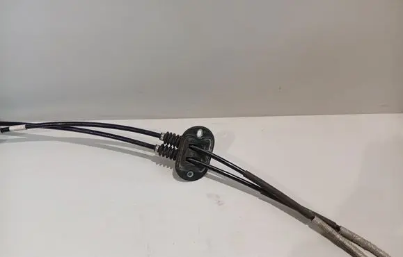 Ford C-MAX I Gear shift cable linkage 