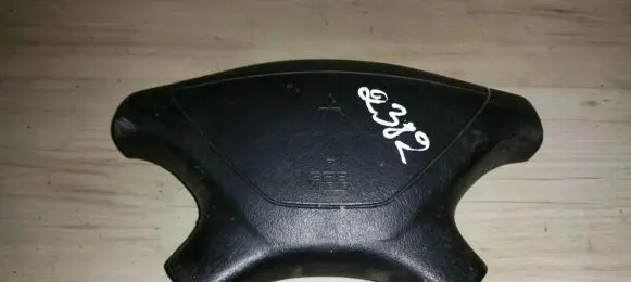 Steering wheel airbag