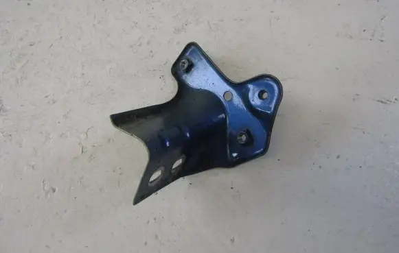 Skoda Roomster (5J) Fender mounting bracket 5J0821141A