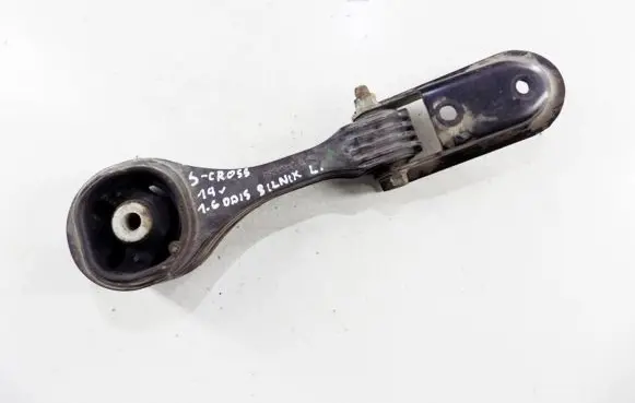 Suzuki SX4 S-Cross Engine mount bracket