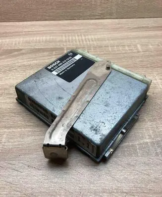 Volvo 850 Engine control unit/module ECU 0227400212 P06842677 213