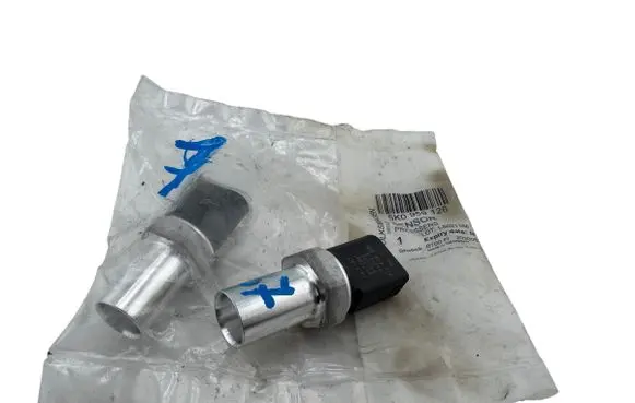 Volkswagen Golf VI Air conditioning (A/C) pressure sensor 5K0959126