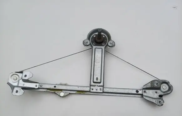 Opel Astra H Rear door manual window regulator 13100420
