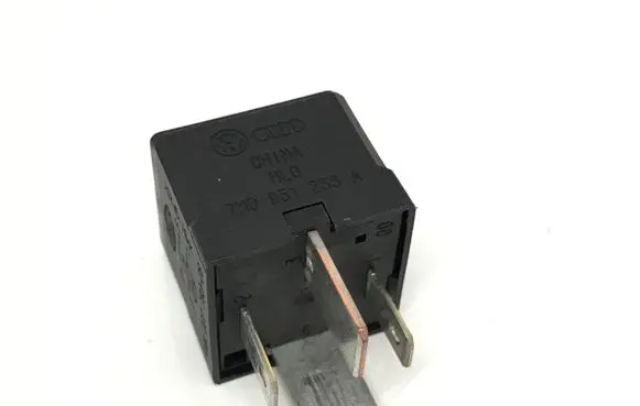 Volkswagen Polo V 6R Other relay 7M0951253A