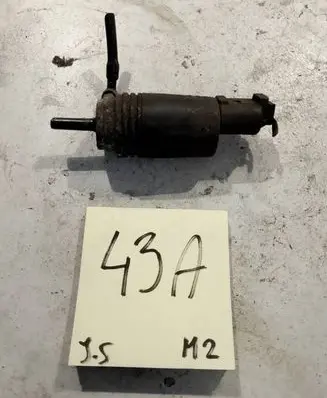 BMW 5 E39 Windscreen/windshield washer pump 67128377430
