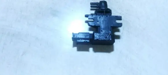 Volvo C30 Turbo solenoid valve 9652570160