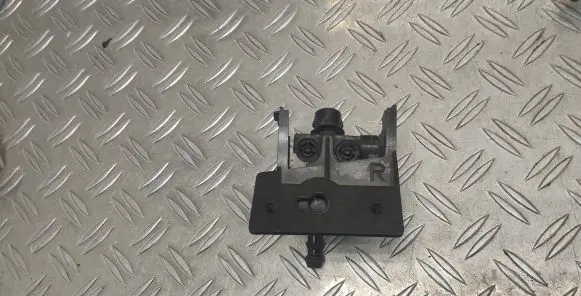 Toyota Auris 150 Headlight washer spray nozzle 30828