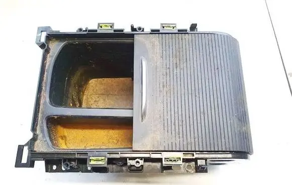 MG HS Glove box 20211222