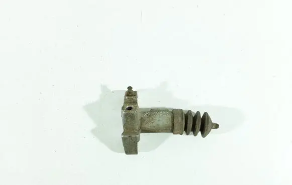 Clutch slave cylinder