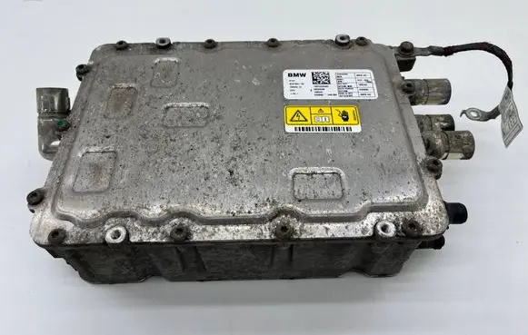 BMW 2 F45 Voltage converter inverter 8742334