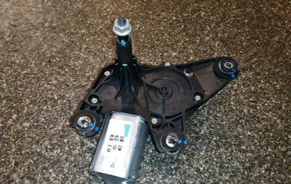 Buick Encore I Rear window wiper motor 96955193