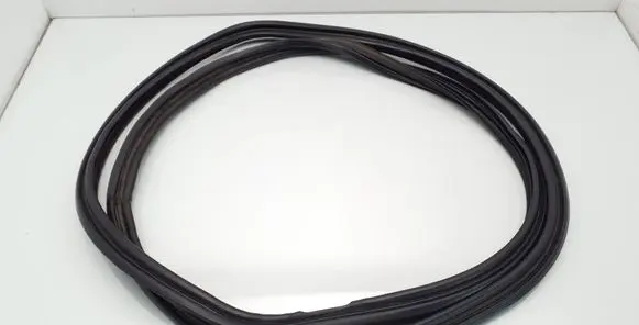 Trunk rubber seal (body)
