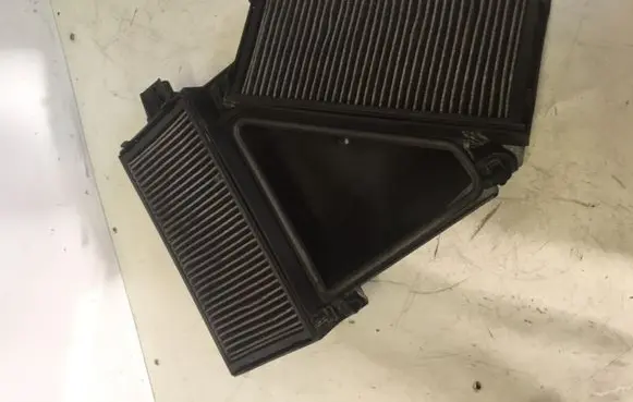 BMW X5 E70 Cabin air micro filter cap 6945575