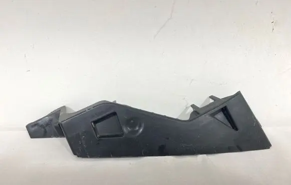 Front bumper mounting bracket