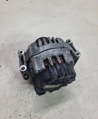 Mercedes-Benz E W212 Generator/alternator A0009067702 FG18S128