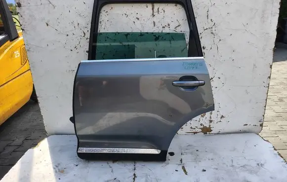 Volkswagen Touareg I Rear door