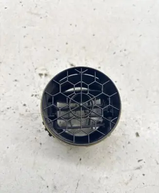 Toyota Yaris Dash center air vent grill
