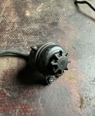 BMW 7 E65 E66 Power steering fluid tank/reservoir 1097164