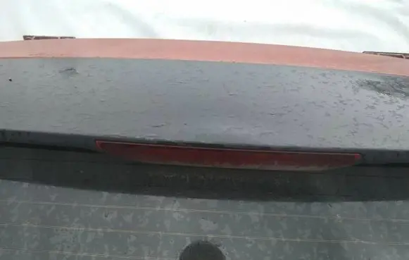 Dodge Caliber Third/center stoplight