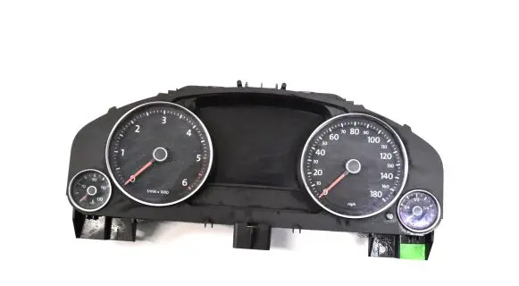 Volkswagen Touareg II Speedometer (instrument cluster) 7P6920981