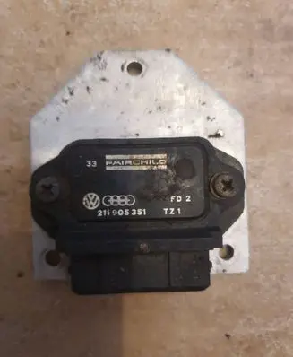 Volkswagen PASSAT B2 Ignition amplifier control unit 211905351