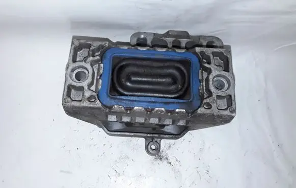 Volkswagen PASSAT B6 Engine mount bracket 1K0199262