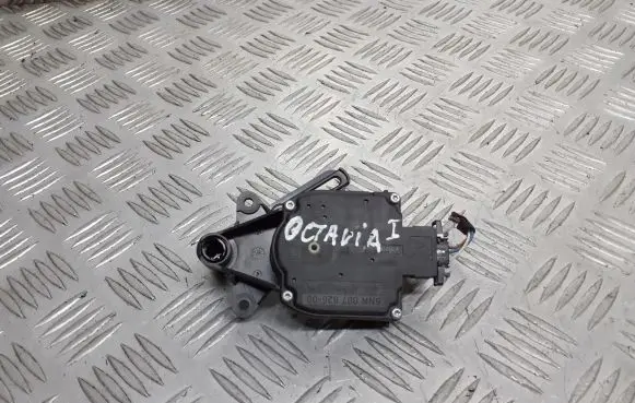 Skoda Octavia Mk1 (1U) Central body control module 1J0907511