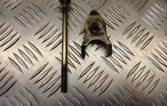 Toyota Avensis T250 Fuel Injector clamp holder 