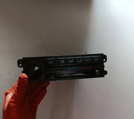 Subaru Legacy Climate control/heater control trim NR943
