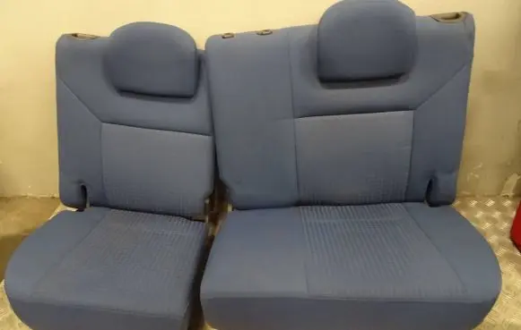 Opel Agila A Second row seats 