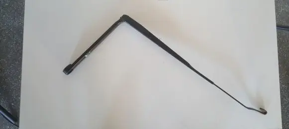 Nissan X-Trail T30 Front wiper blade arm